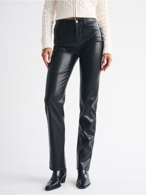 A&F Ultra High Rise 90s Straight Vegan Leather Pant - Brown (short)